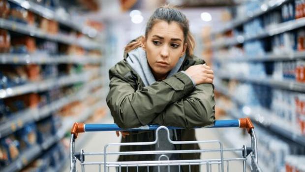 چگونه بحران هزینه زندگی بر جوانان جهان تأثیر می‌گذارد؟