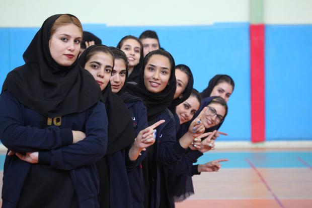 هر سال هزاران جوان مستعد از شهرها، روستاها و مناطق مختلف آذربایجان غربی وارد دانشگاه‌ها می‌شوند؛ جوانانی که هر کدام علاوه بر توانمندی‌های علمی، ممکن است از استعدادهای ورزشی کم‌نظیری نیز برخوردار باشند. با این حال، بسیاری از این استعدادها هرگز شناسایی نمی‌شوند و بدون آنکه فرصت درخشش پیدا کنند، سال‌های دانشجویی خود را پشت سر می‌گذارند. این در حالی است که دانشگاه‌ها می‌توانند به یکی از مهم‌ترین مراکز کشف و پرورش استعدادهای ورزشی استان و کشور تبدیل شوند.