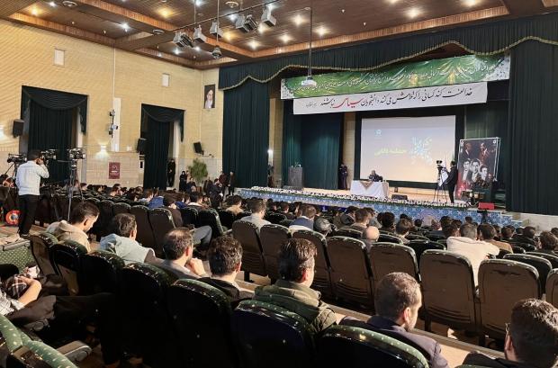 دانشجوبان منتظر اخبار خوب در زمینه دریاچه ارومیه باشند