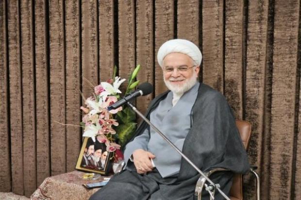 سنندج- نماینده ولی‌فقیه در کردستان بر ضرورت معرفی زنان جانباز، مادران و همسران شهدا و بانوان نخبه در همایش ملی بانوی کرد تأکید کرد.