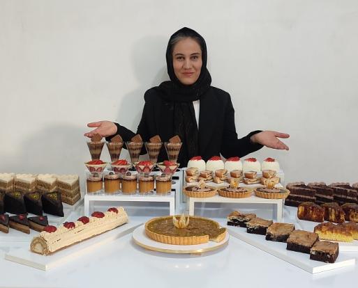 «سروه لطیف‌پور»؛ زنی که با کیک‌هایش، برای صدها زن زندگی پخت! | روایت زنی با دستانی برای فردا