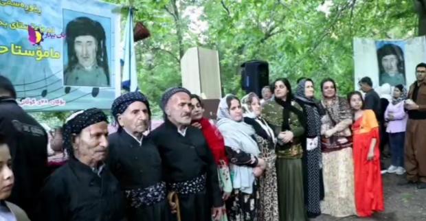 ویدئوی اختصاصی زنان بیدار از مراسم گرامیداشت «محمد جان» در روستای «سردرآباد» بوکان منتشر شد.