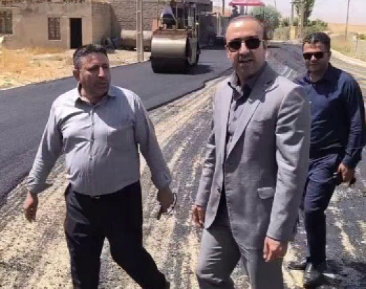 وقتی مطالبه روستاییان روی میز فرمانداری می‌نشیند و ماشین‌آلات عمرانی به میدان می‌آیند؛ آغاز آسفالت ۴.۷ کیلومتر از محور باغچه‌بهی با اعتبار ۳۰۰ میلیارد ریالی و پایان عملیات آسفالت معابر قلایچی، نشانه‌ای تازه از شتاب گرفتن توسعه زیرساختی در روستاهای بوکان است.