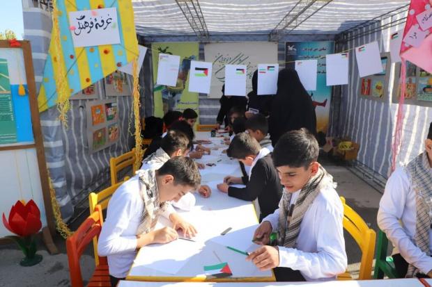 برپایی ایستگاه فرهنگی و هنری در حمایت از کودکان غزه