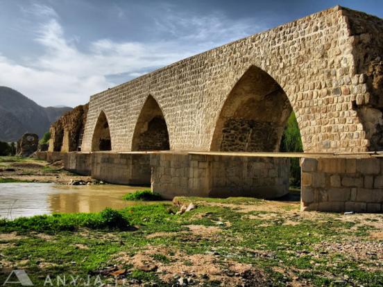  تفاهم‌نامه همکاری میان اداره‌کل میراث‌فرهنگی، گردشگری و صنایع‌دستی آذربایجان‌شرقی، شرکت آب منطقه‌ای استان و شهرداری میانه با هدف صیانت از اثر تاریخی «شهر چای» (۲۳ پل میانه )، ساماندهی محیط پیرامونی و فراهم‌سازی زمینه توسعه ظرفیت‌های گردشگری این مجموعه منعقد شد.